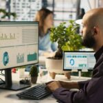 Empleado utilizando software business intelligence